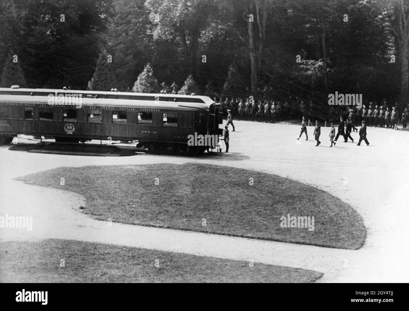 Waffenstillstandsverhandlungen zwischen Frankreich und Deutschland im Juni 1940 im historischen Eisenbahnwaggon auf dem kreisförmigen Platz im Wald von Compiègne. [Automatisierte Übersetzung] Stockfoto