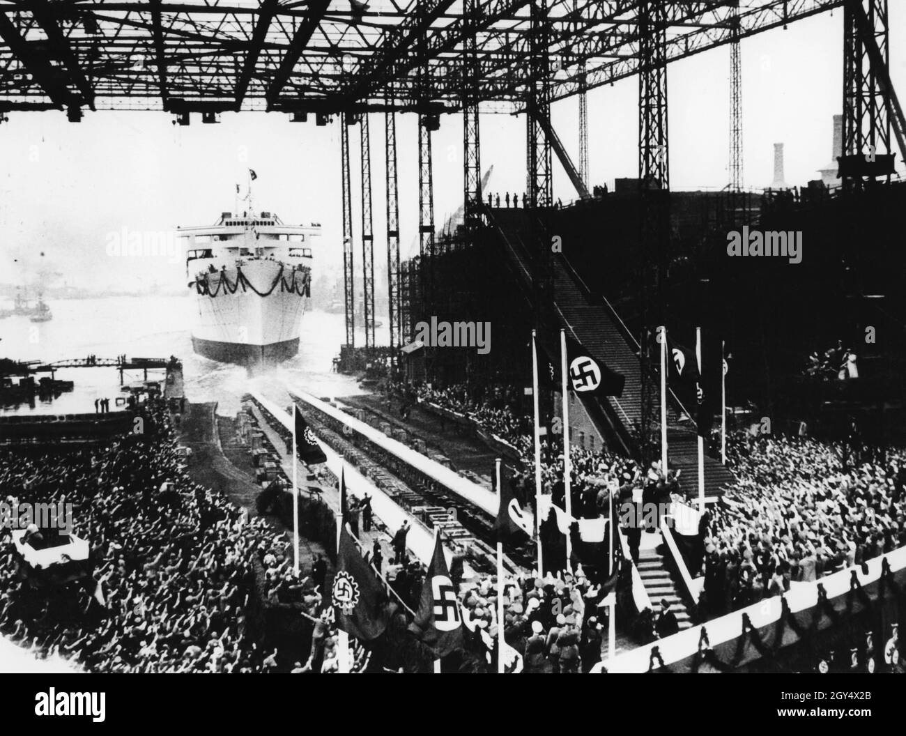 'Stapellauf des KdF-Schiffes ''Wilhelm Gustloff'' in einer Hamburger Werft. [Automatisierte Übersetzung]' Stockfoto