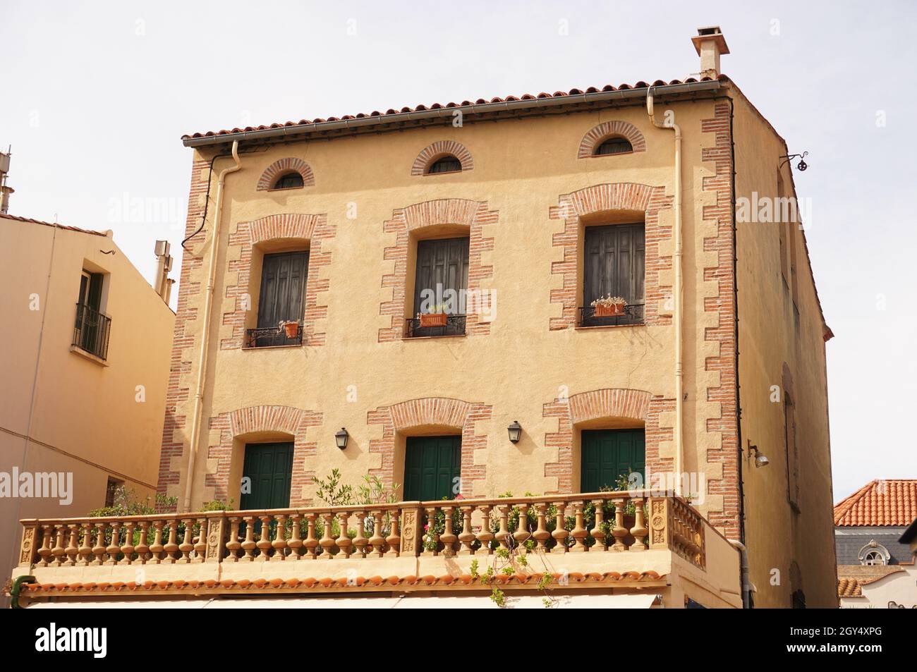 Außenansicht des Hauses in Collioure, Departement Pyrénées-Orientales, Südfrankreich Stockfoto