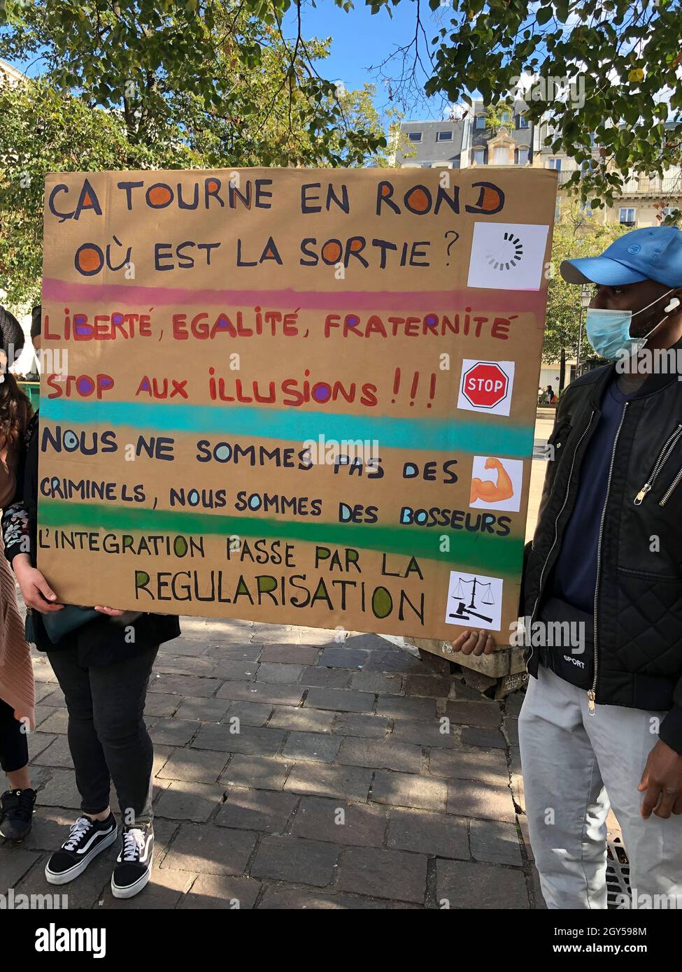 Paris, Frankreich, Pro Migrant Immigrants Demonstration, von der französischen N.G.O.-Regierung „Bouge ta Prefecture“ Sans Papiers, Menschen ohne Papiere Stockfoto