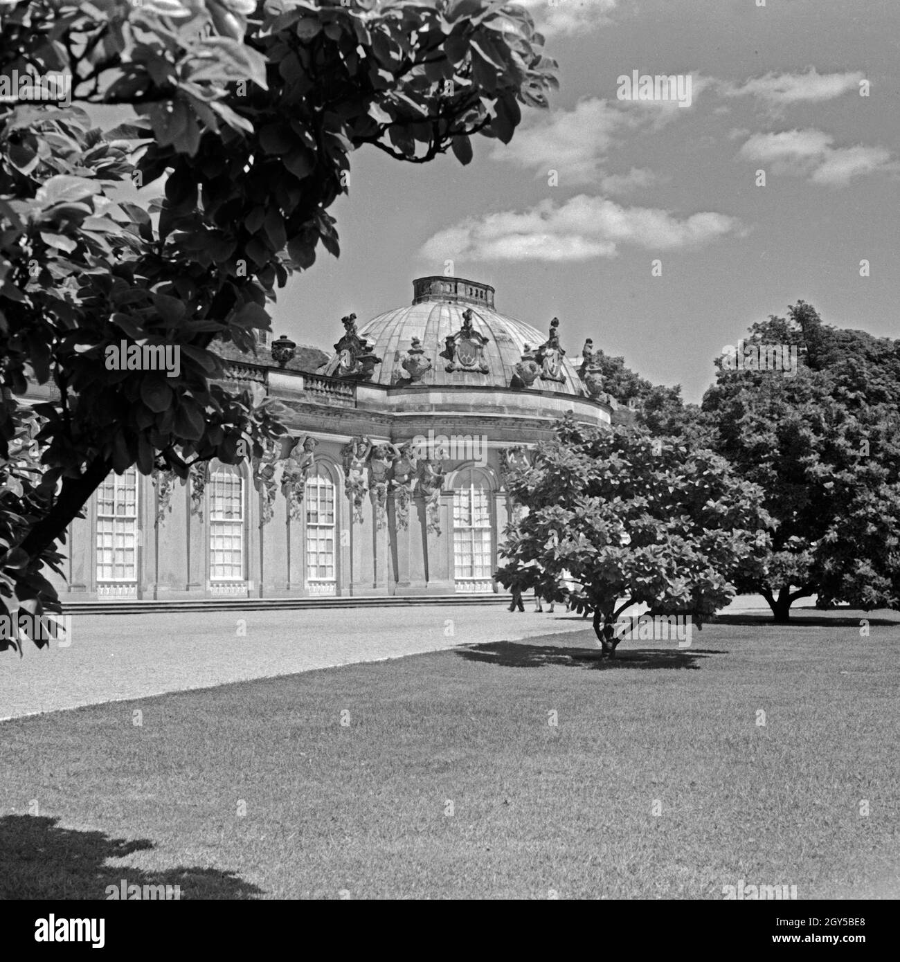 Die Südseite von Schloß Sanssouci in Potsdam bei Berlin, Deutschland 1930er Jahre. Schloss Sanssouci aus dem Süden bei Potsdam bei Berlin, Deutschland, 1930er Jahre. Stockfoto