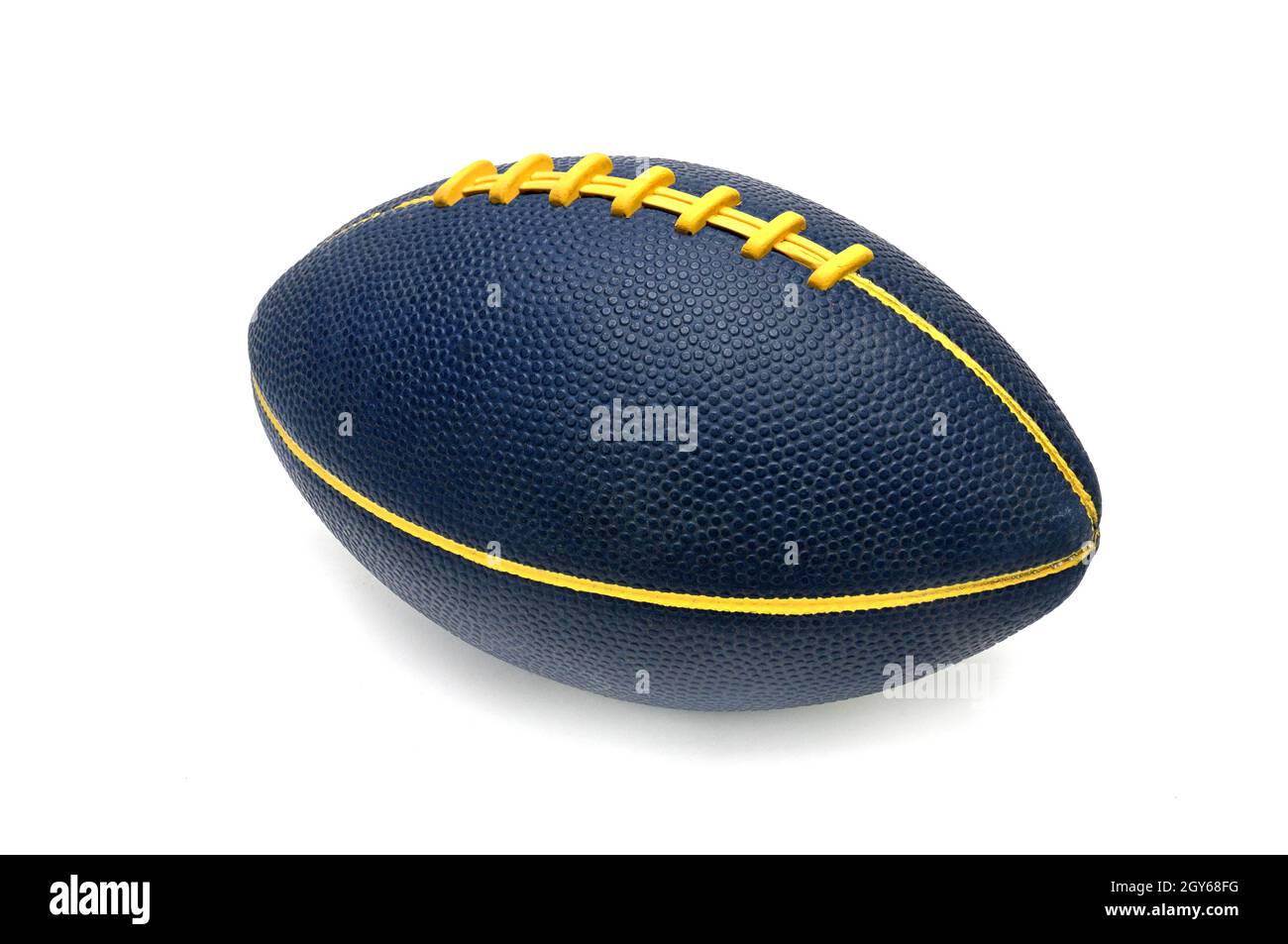 American Football und Rugby Ball auf isoliertem weißem Hintergrund Stockfoto