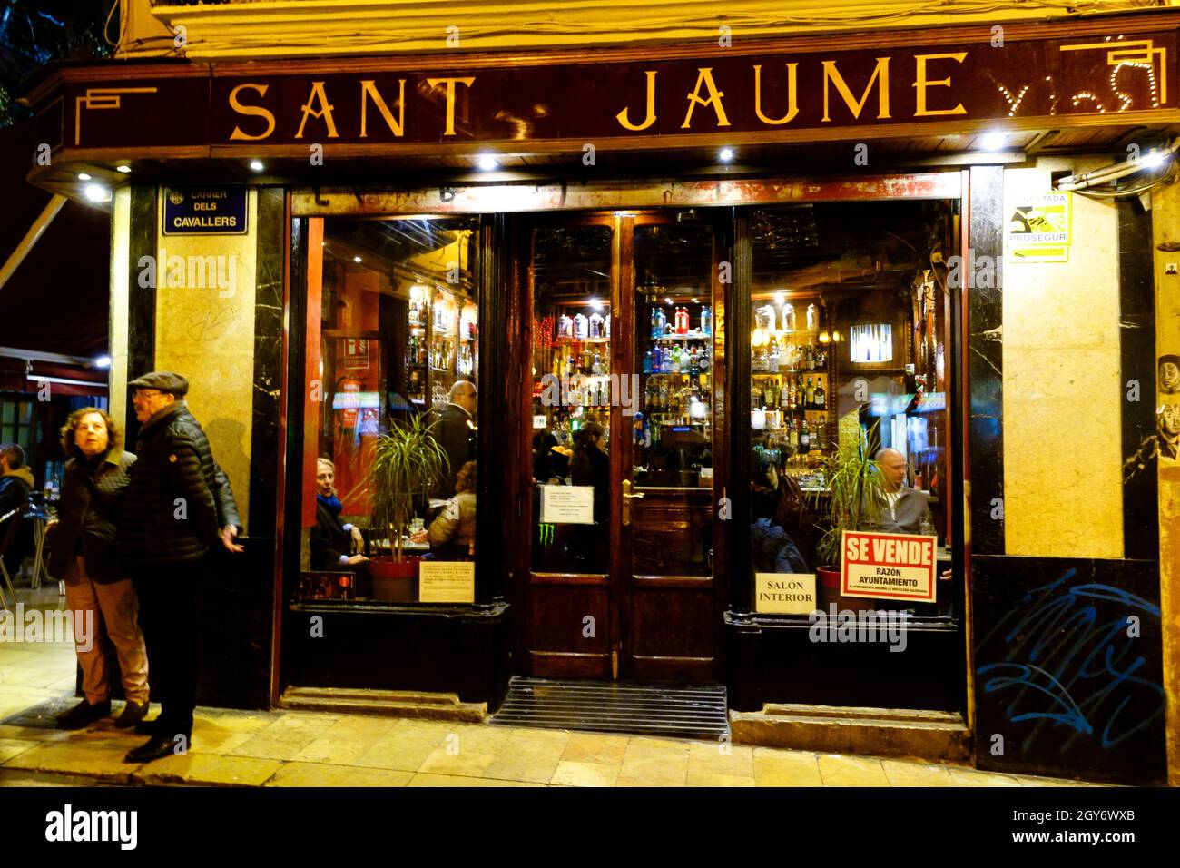 Menschen vor dem Café Sant Jaume Bar im Viertel El Carmen Valencia, Spanien Café Europe Stockfoto
