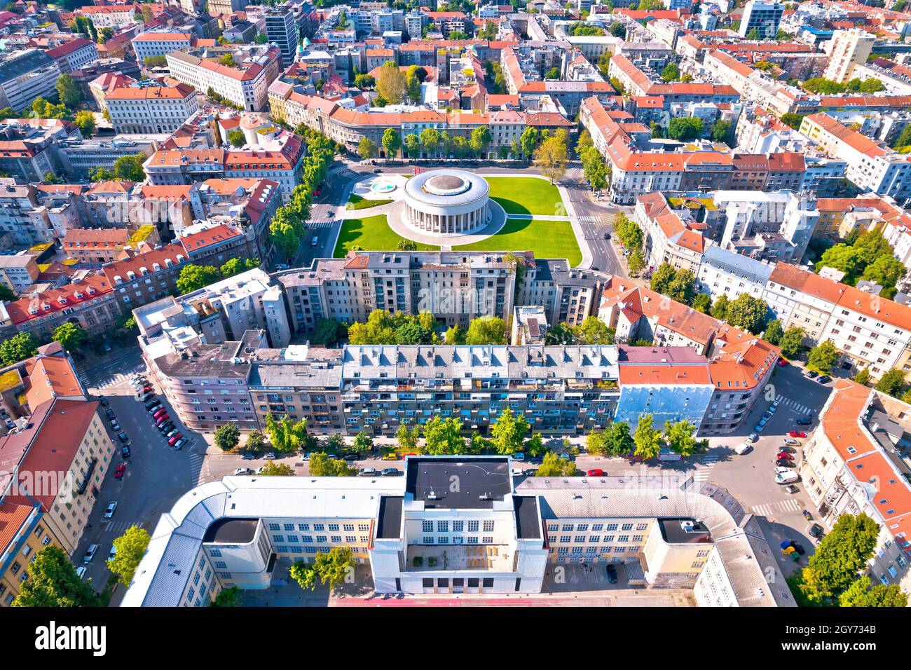 Zagreb Luftaufnahme. Der Mestrovic Pavillon auf dem Platz der Opfer des Faschismus in der zentralen Zagreb Luftaufnahme. Hauptstadt Kroatiens. Stockfoto