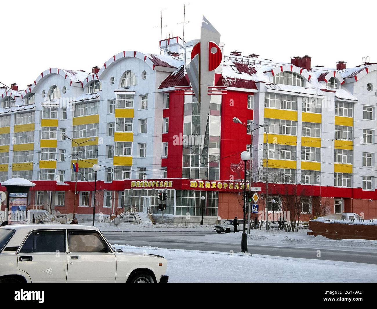 Salekhard, Russland - 27. Februar 2007: Die Stadt von salekhard im Winter, Häuser und Straßen der Stadt. Die Stadt ist jenseits des Polarkreises auf den Ya Stockfoto