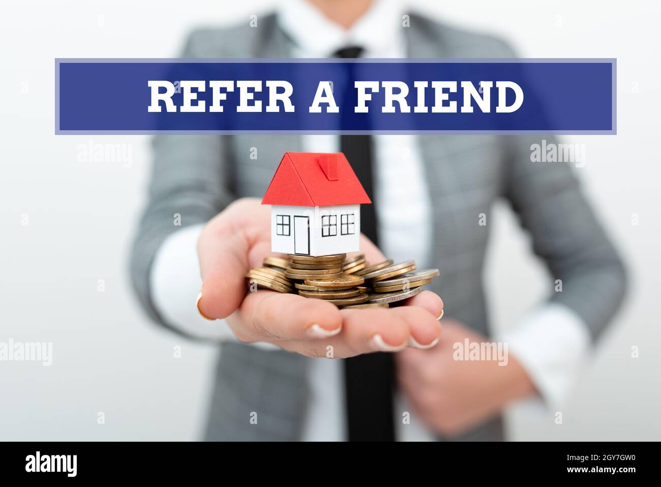 Handschriftentext Refer A Friend, Word for direct someone to another or send him something like Gift Real Estate Agent Selling New Property, Architect Stockfoto