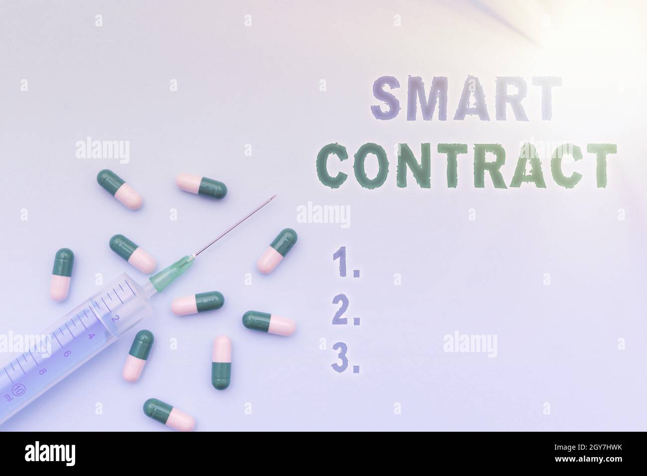 Konzeptionelle Anzeige Smart Contract, Business Concept digitale Vereinbarung zur Kontrolle der Übertragung von digitalen Währungen verschrieben Medizin Vitmine und Stockfoto