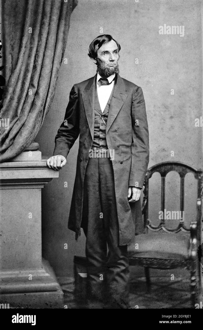 Abraham Lincoln (1809-1865), amerikanischer Politiker, 16. Präsident der Vereinigten Staaten, Porträt in voller Länge, Thomas Le Mere, Mathew Brady Studio, 1863 Stockfoto