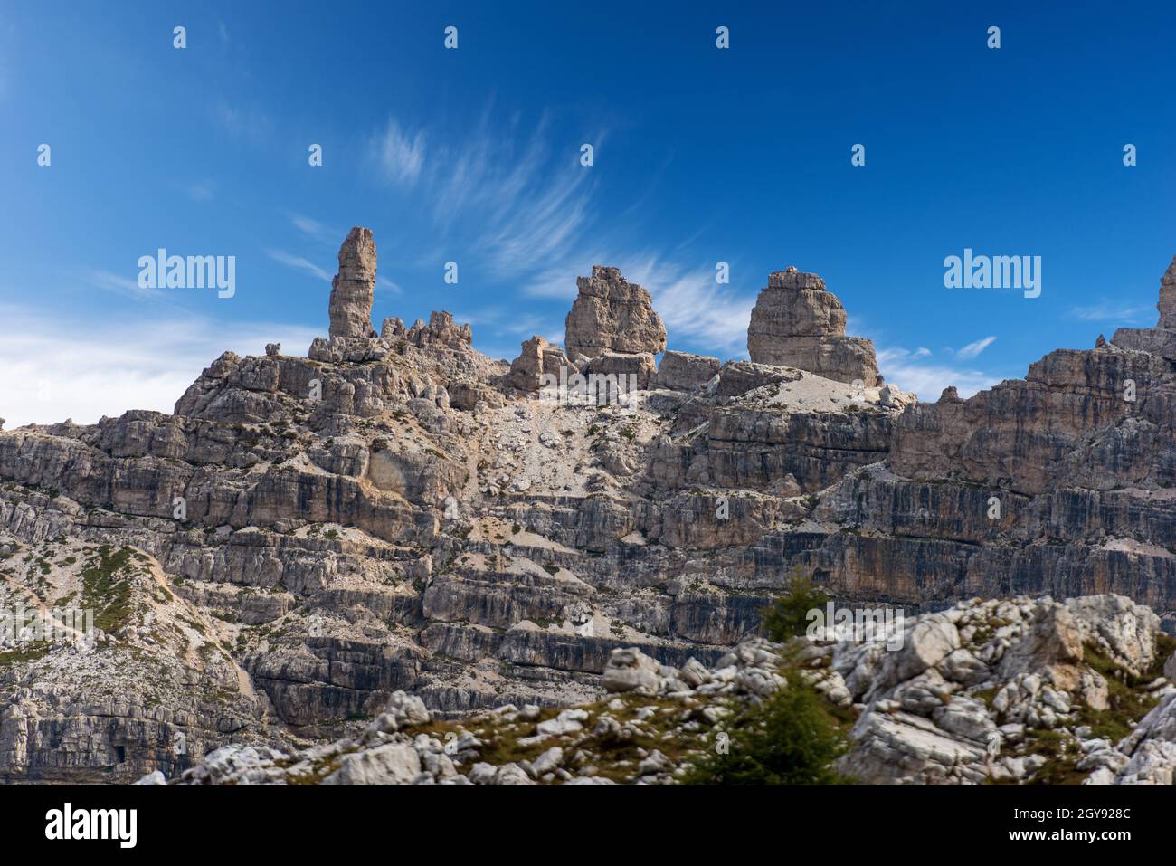 Bergrücken von Monte Paterno oder Paternkofel, Naturpark Tre Cime di Lavaredo oder drei Zinnen, Sextner Dolomiten, Italien, Europa. Stockfoto