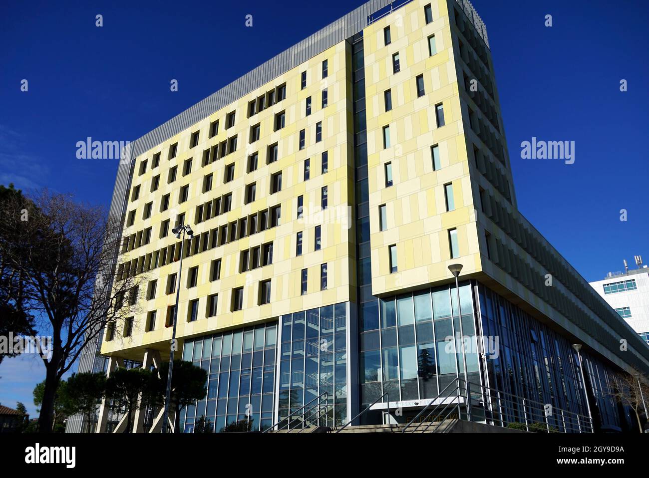 Rijeka, Kroatien, 20. Februar 2020.das Gebäude der Fakultät für Philosophie und Sozialwissenschaften der Universität Rijeka Stockfoto