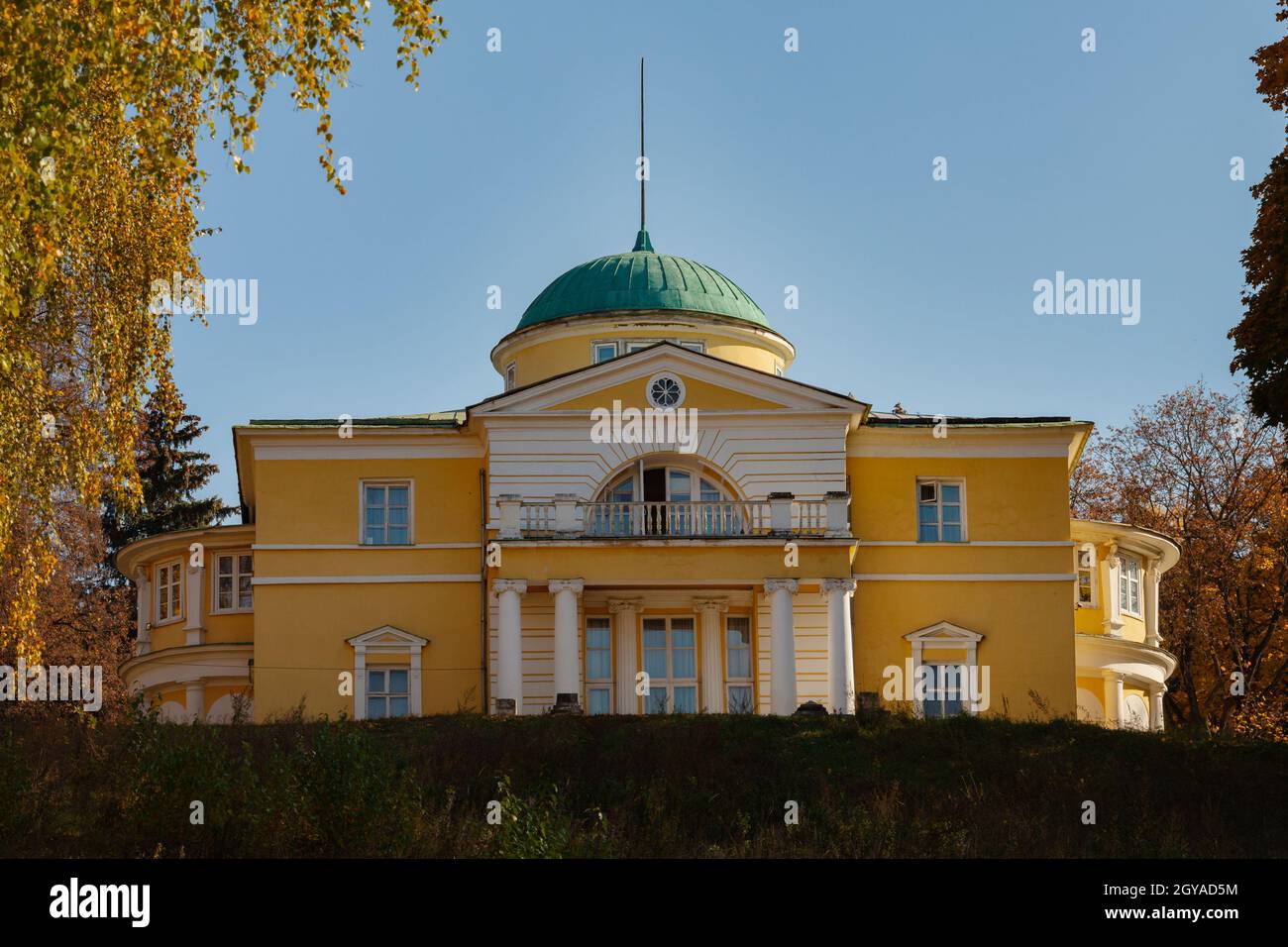 Altes Anwesen der Stroganovs in Bratsevo, Moskau. Stockfoto