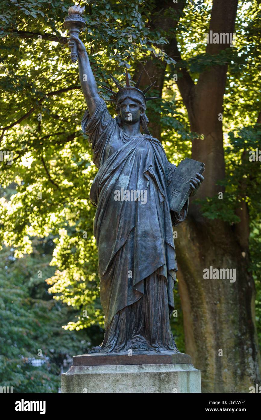 Paris - Luxembourg Gärten. Modell der Freiheitsstatue Stockfoto