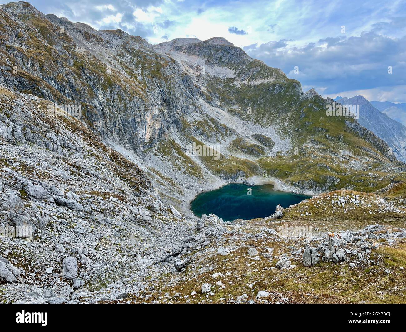 Bergsee in den Schweizer Alpen, Unterengadin, Graubünden. Stockfoto