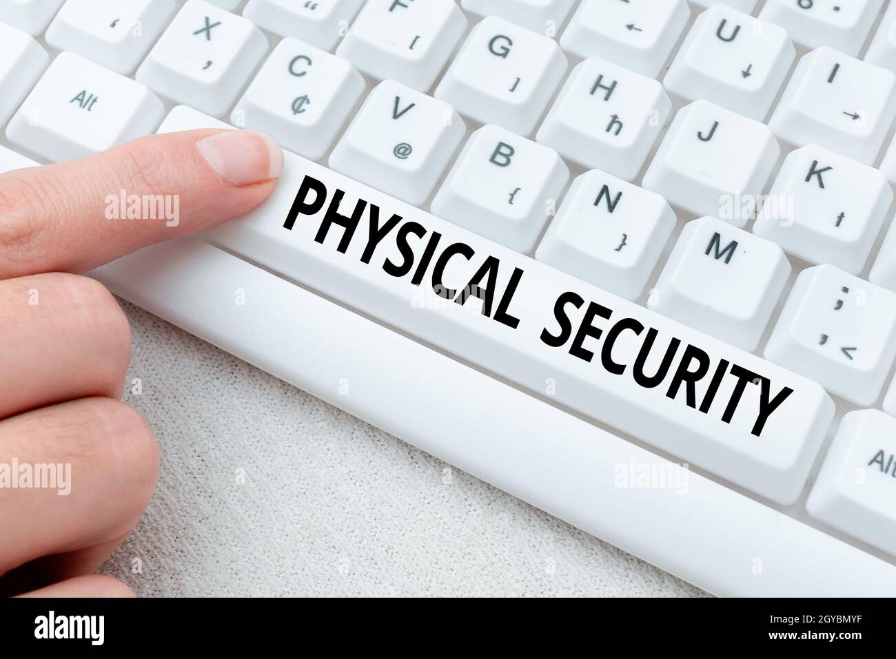 Konzeptionelle Bildunterschrift Physical Security, Word für Entworfen, unautorisierten Zugriff auf Einrichtungen zu verweigern Lady Finger zeigen-drücken Tastatur Tasten-Tasten f Stockfoto