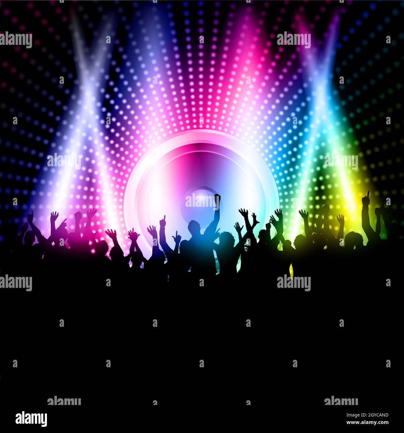 Silhouette der eine aufgeregt Partycrowd auf eine Hintergrundmusik für Lautsprecher Stockfoto