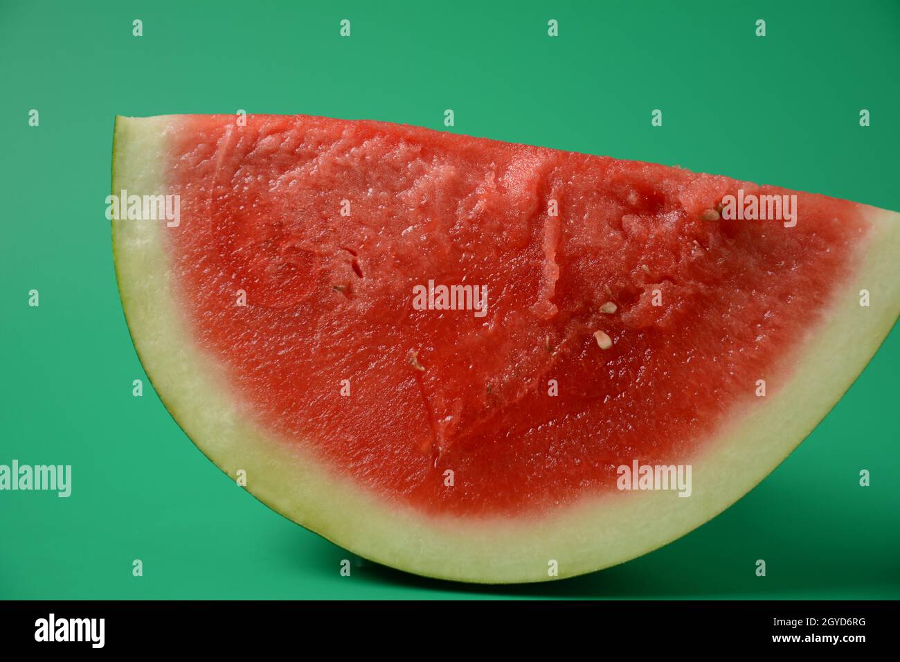 Frisches Wassermelone Viertelstück auf hellem Hintergrund Stockfoto