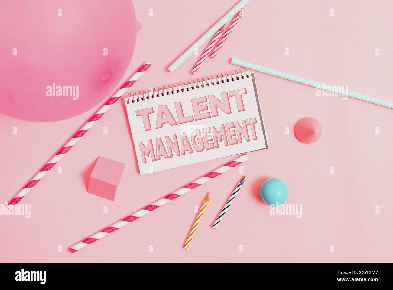 Konzeptionelle Bildunterschrift Talent Management, Konzept bedeutet Vorwegnahme des erforderlichen Humankapitals für eine Organisation Colorful Party Invitation entwirft das Unternehmen „Übersetzt“ Stockfoto