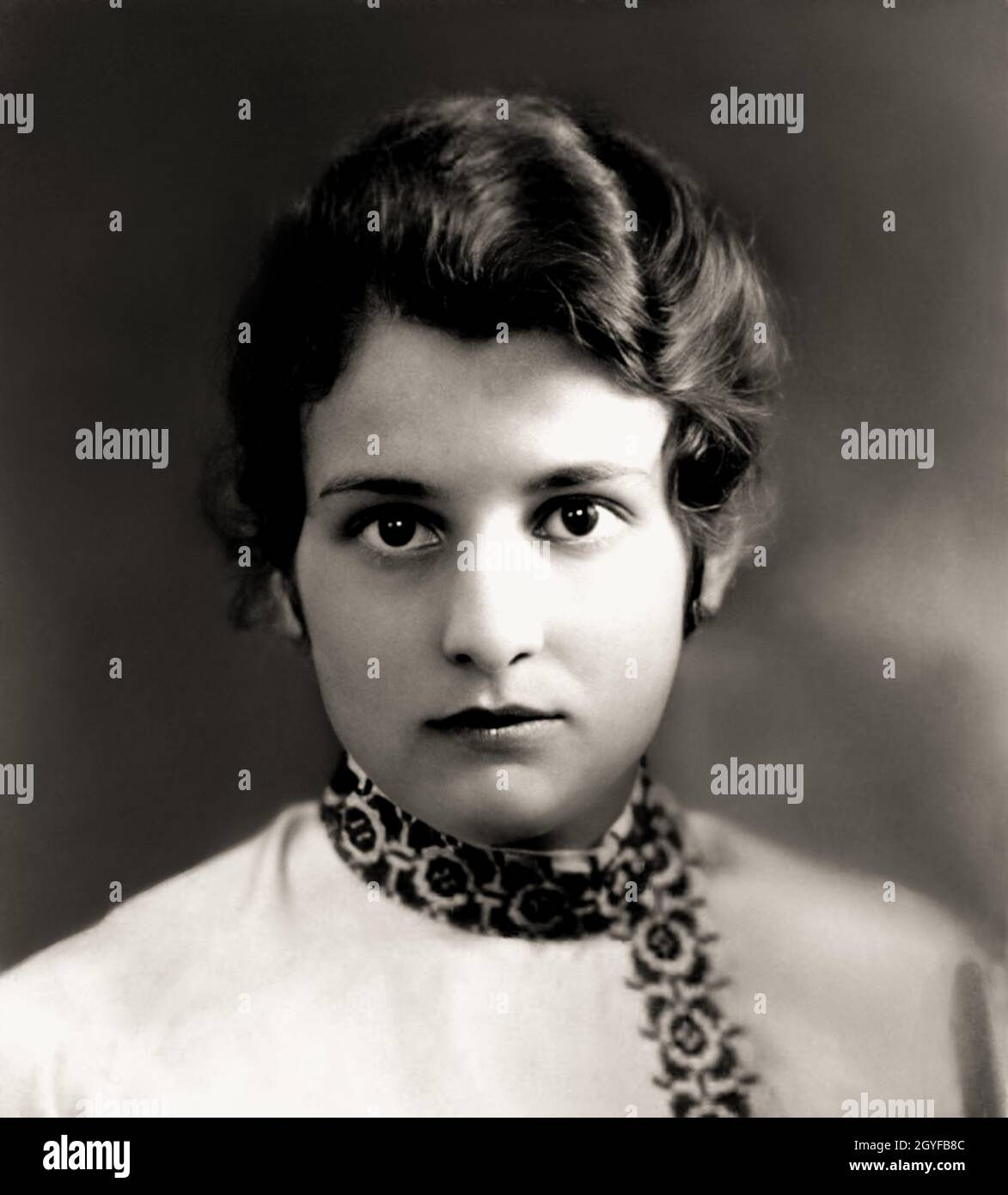 1930 ca. , USA : JOAN BRIDGE Chandos BAEZ ( 1913 - 2013 ), Mutter des berühmten amerikanischen Folk-Sängers JOAN BAEZ ( geboren am 9. januar 1941 ). Geboren in Schottland, die zweite Tochter eines englischen anglikanischen Priesters, der behauptete, von den Herzögen von Chandos abstammen zu sein. Verheiratet im Jahr 1936 mit dem in Mexiko geborenen Wissenschaftler und Pazifisten ALBERT BAEZ ( 1912 - 2007 ). Unbekannter Fotograf. - GESCHICHTE - FOTO STORICHE - PACIFISTA - PAZIFIST - PACIFISMO - PAZIFISMUS - MADRE --- ARCHIVIO GBB Stockfoto