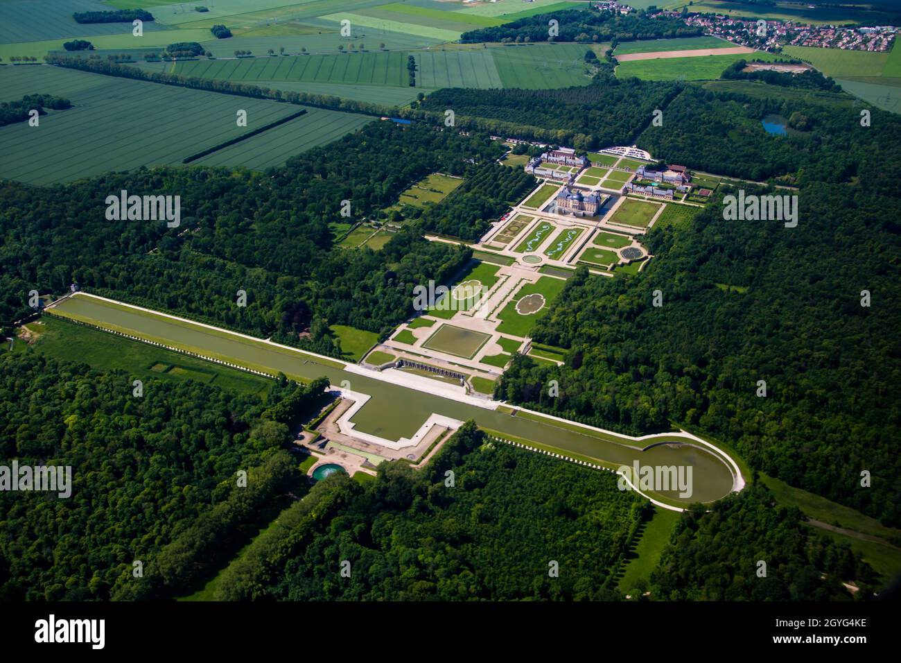 Luftaufnahme des Schlosses und der Gärten von Vaux le Vicomte in der Nähe von Paris und Melun in seine et Marne, Frankreich - Klassischer Palast von Nicolas Fouquet, sup Stockfoto