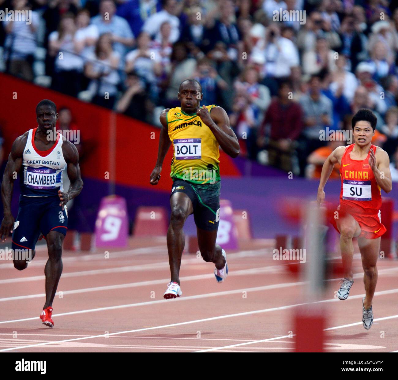 Usain Bolt aus Jamaika im Halbfinale der 100 Meter bei den Olympischen Spielen in London am 5. August 2012. Bolt gewann die Goldmedaille. Stockfoto
