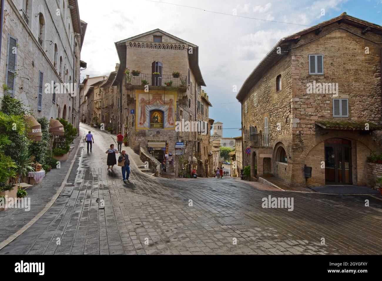 ITALIEN, UMBRIEN, ASSISI, VIA FRATE ELIA Stockfoto