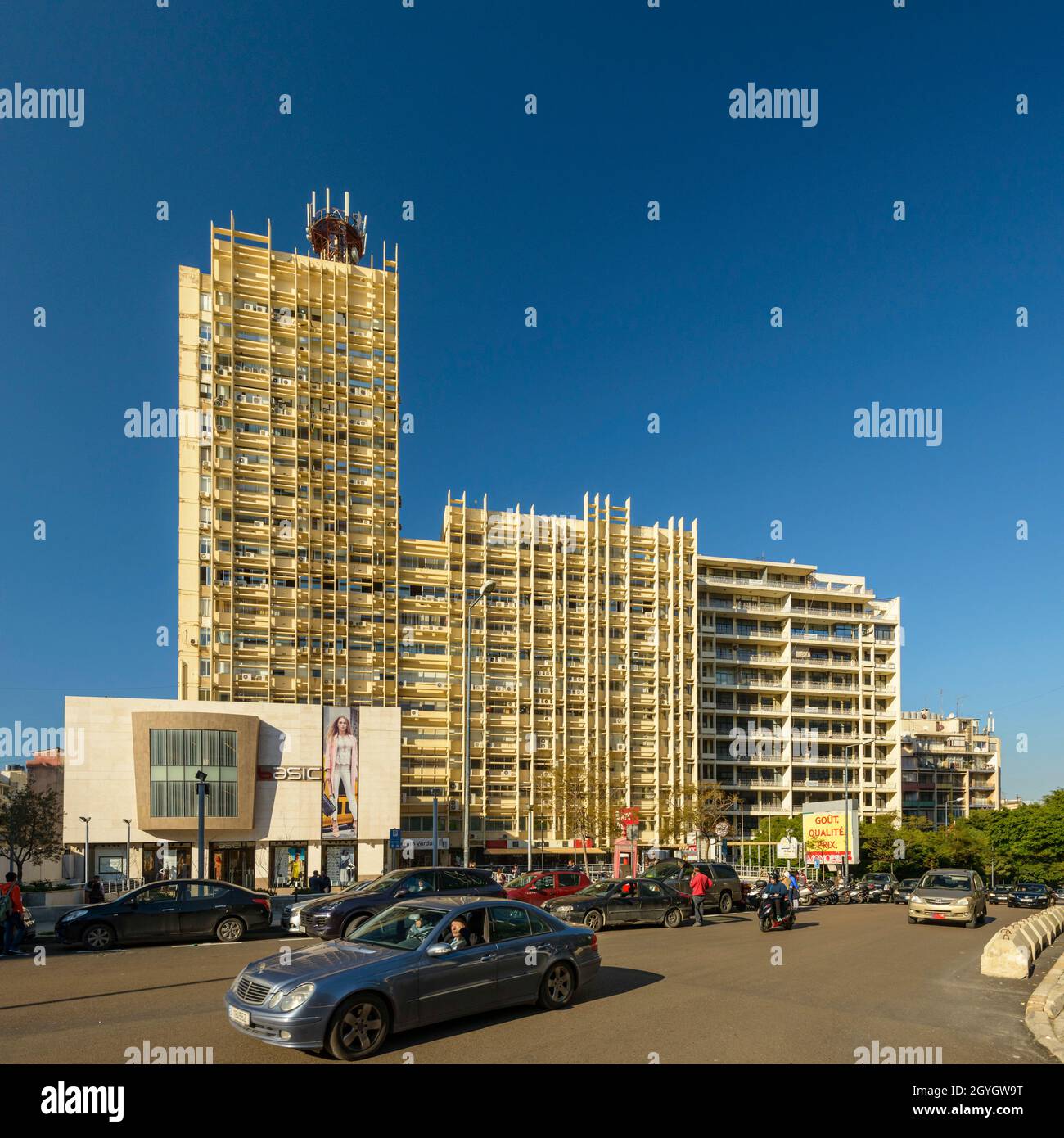 LIBANON, BEIRUT, RAS BEYROUTH, DUNANT STREET, CONCORDE-GEBÄUDE Stockfoto