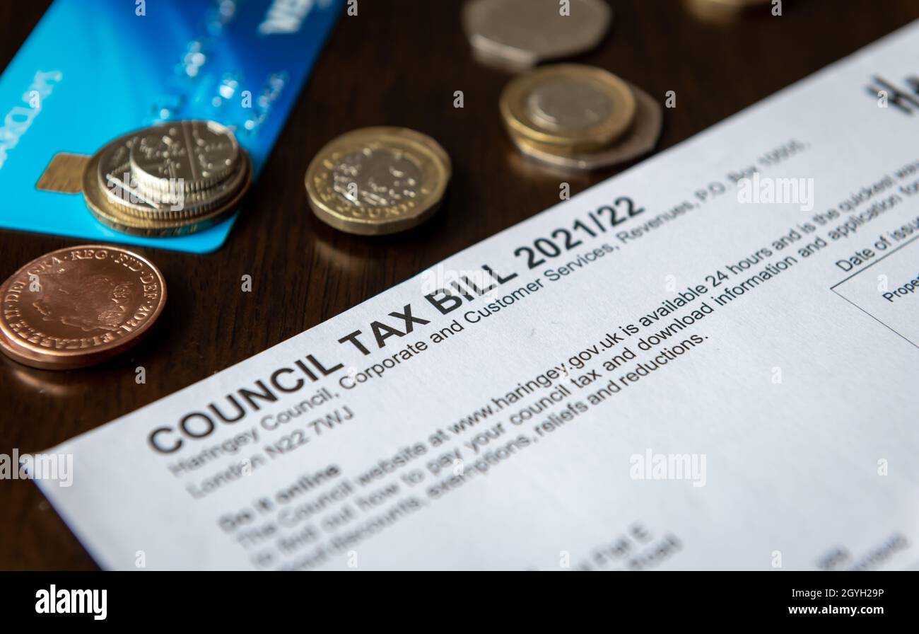 London. VEREINIGTES KÖNIGREICH. 10.07.2021. Nahaufnahme eines Steuergesetzes des Rates. Kommunalsteuer zur Finanzierung einer Reihe von Dienstleistungen. Stockfoto