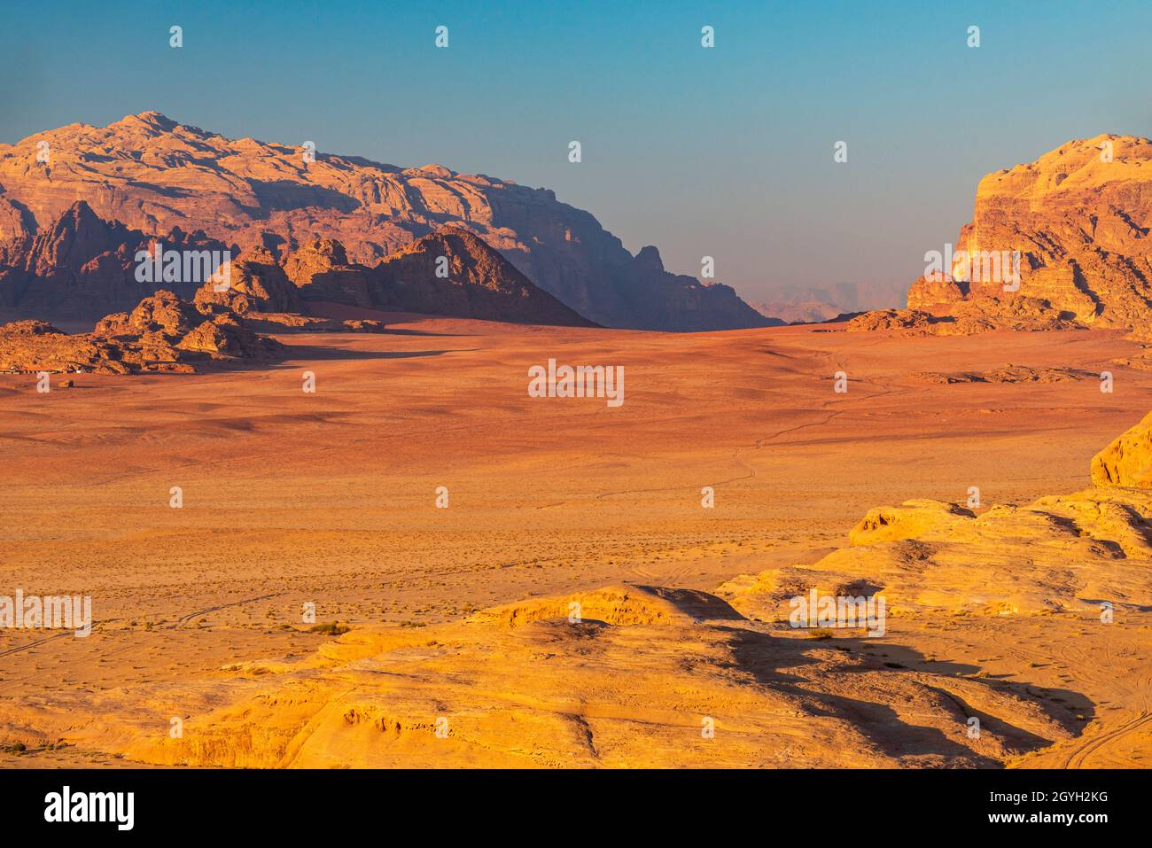 JORDANIEN, WADI-RUM-WÜSTE (UNESCO-WELTKULTURERBE) Stockfoto
