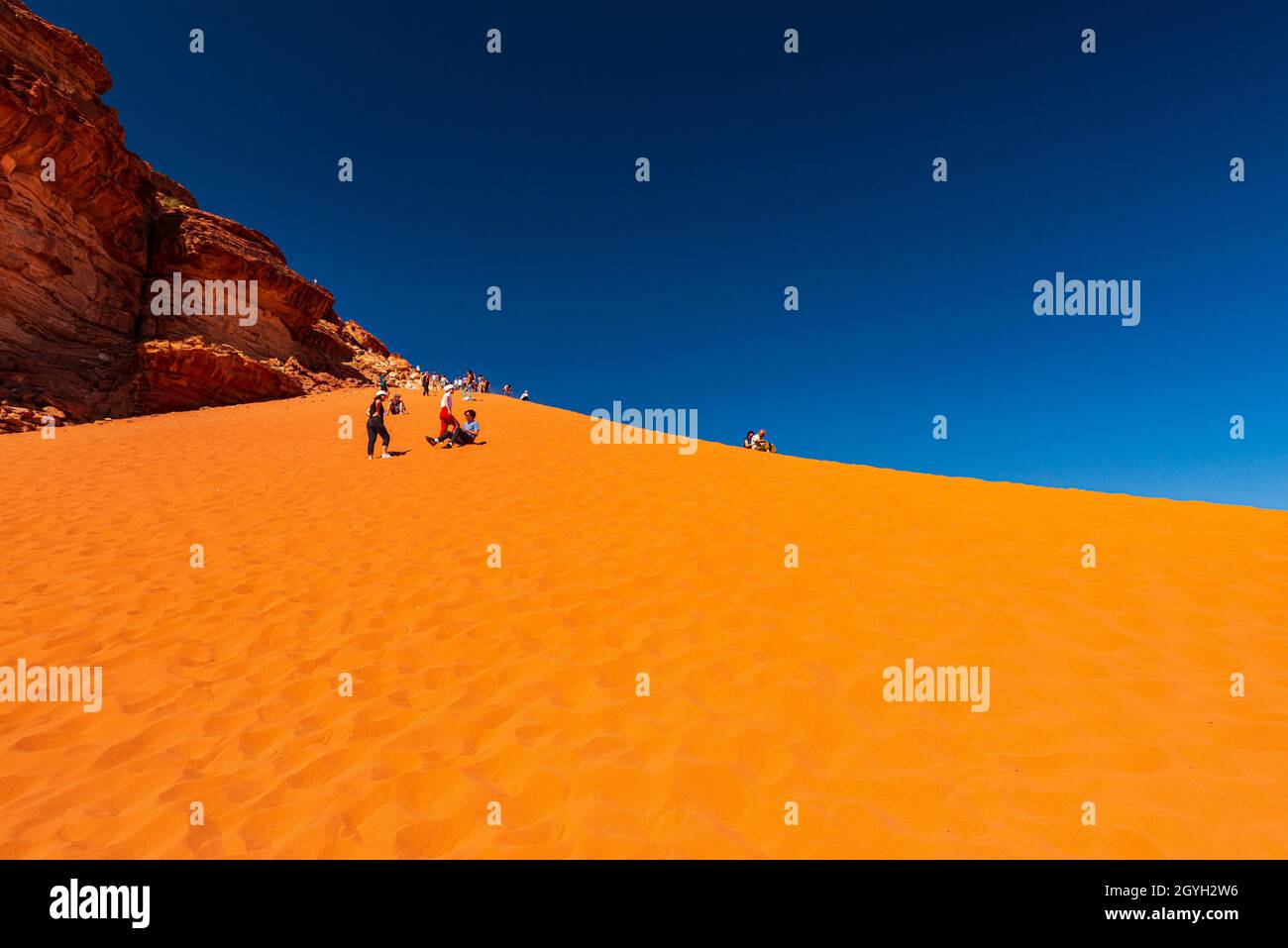 JORDANIEN, WADI-RUM-WÜSTE (UNESCO-WELTKULTURERBE) Stockfoto