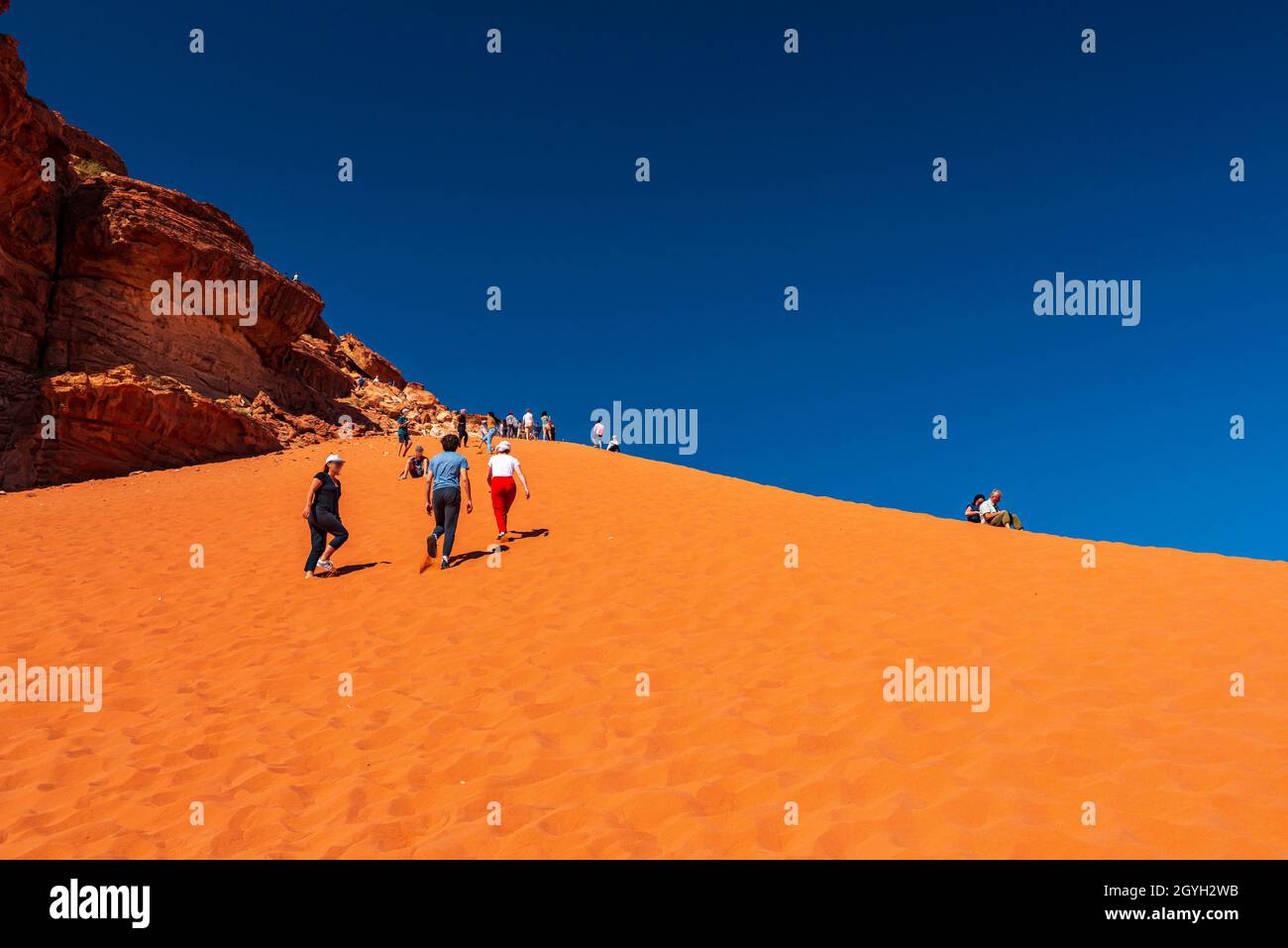 JORDANIEN, WADI-RUM-WÜSTE (UNESCO-WELTKULTURERBE) Stockfoto