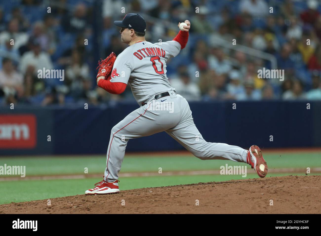 St. Petersburg, Florida. USA; beim Eröffnungsspiel der American League Division Series im Tropicana Field, Donnerstag, 7. Oktober 2021. Die Strahlen schlugen die Stockfoto