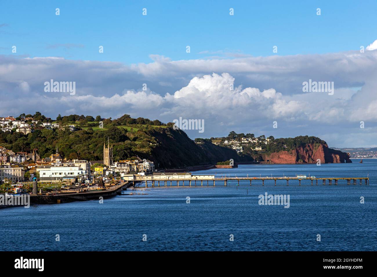 Teignmouth ist eine Küstenstadt, ein Fischereihafen und eine Zivilpfarrei in der englischen Grafschaft Devon. Es liegt am Nordufer der Mündung des t Stockfoto