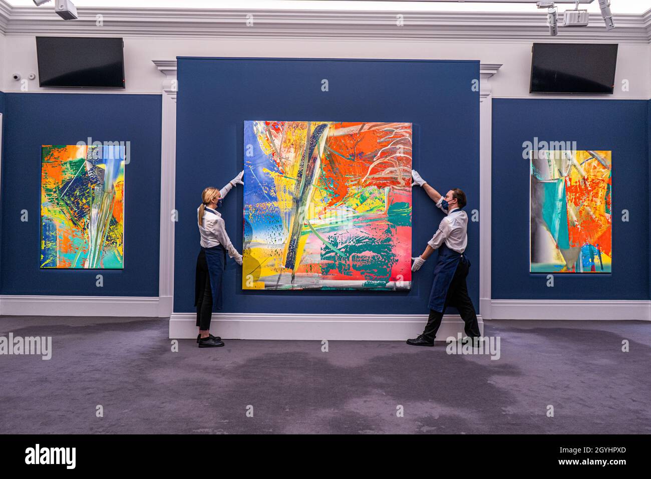 SOTHEBY'S LONDON, GROSSBRITANNIEN. Okt. 2021. GERHARD RICHTER . L-R Abstraktes Bild. Schätzung: 5-7 Millionen GBP wurden während der Frieze Week bei Sotheby's Verkäufen für zeitgenössische Kunst angeboten, bei denen die größten Namen der Nachkriegskunst mit einer Liste junger und aufstrebender Künstler zusammengebracht wurden. Kredit: amer ghazzal/Alamy Live Nachrichten Stockfoto