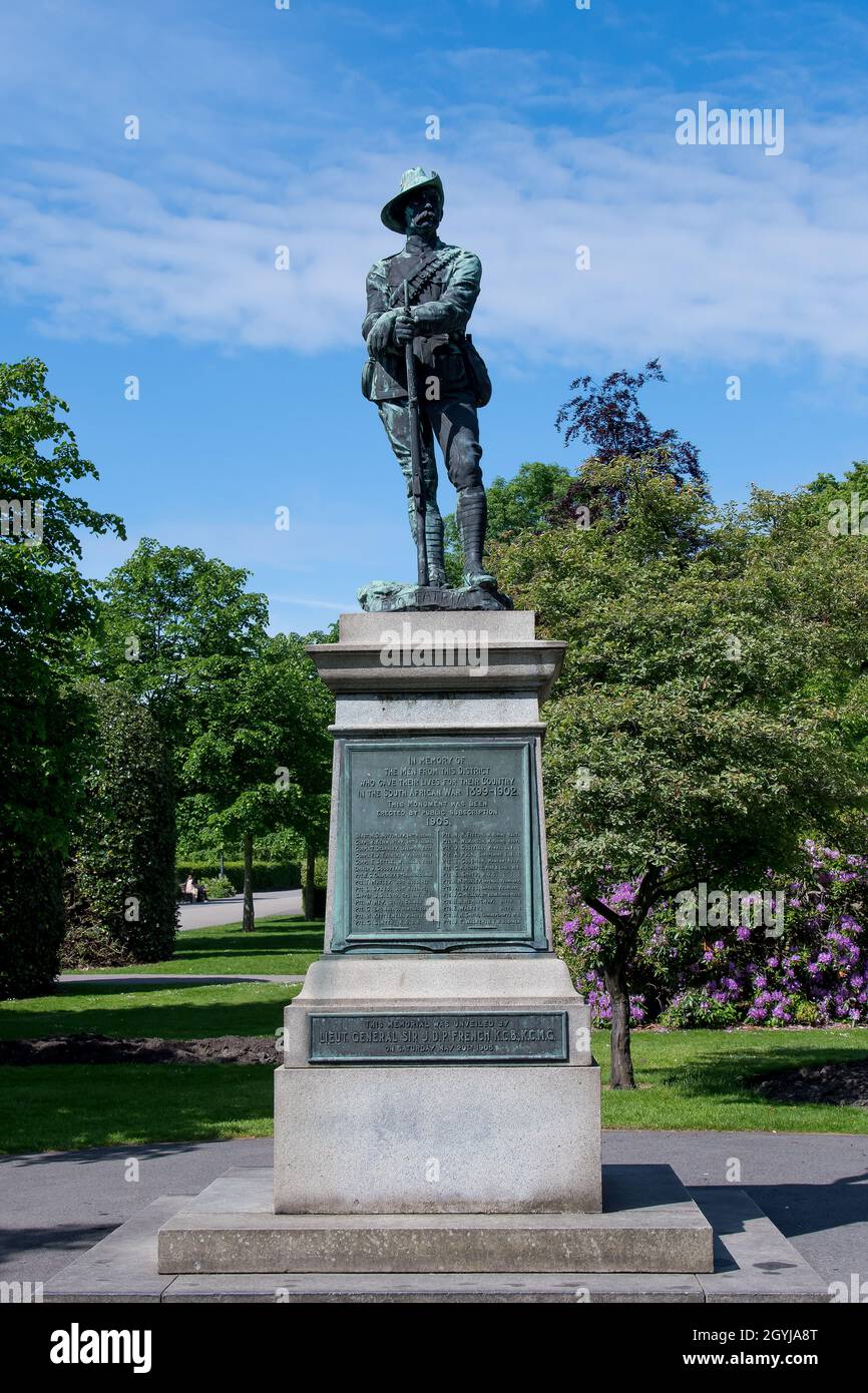 Statue zum Gedenken an Männer aus Huddersfield, die im Südafrikanischen Krieg (1899-1902) ihr Leben für ihr Land hingaben, errichtet 1905 Stockfoto