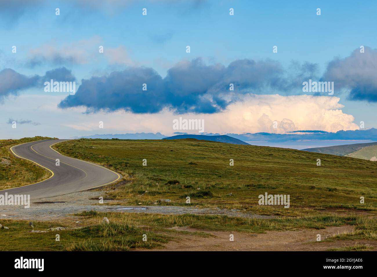 Die Straße Transalpinain die Karpaten von Rumänien Stockfoto