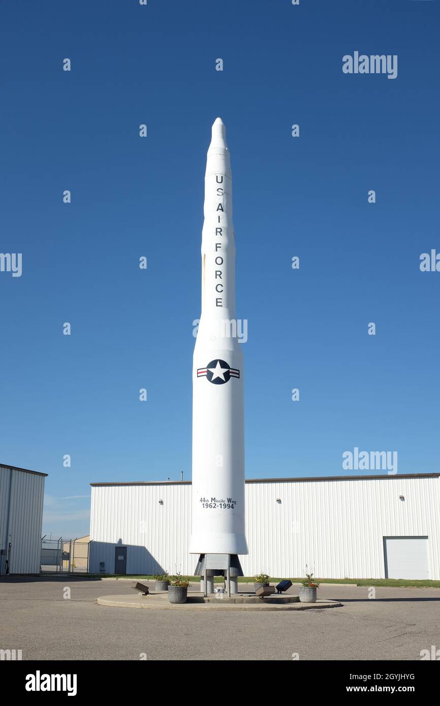 FARGO, NORTH DAKOTA - 4 Okt 2021: Minuteman Missile im Fargo Air Museum, am Hector International Airport. Stockfoto