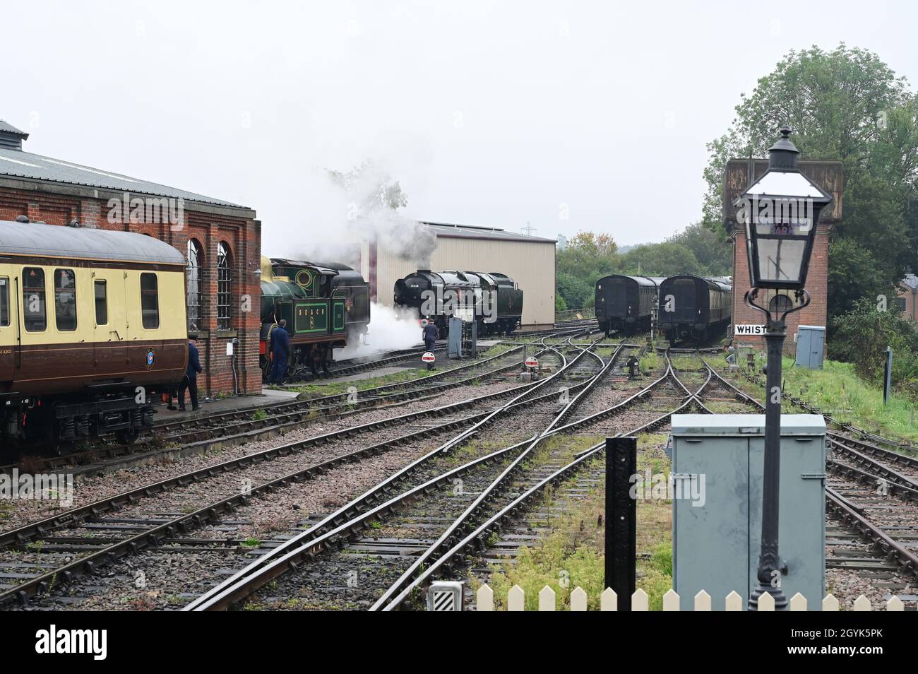 Clan Line in Dampf an den Maschinenschuppen. Stockfoto
