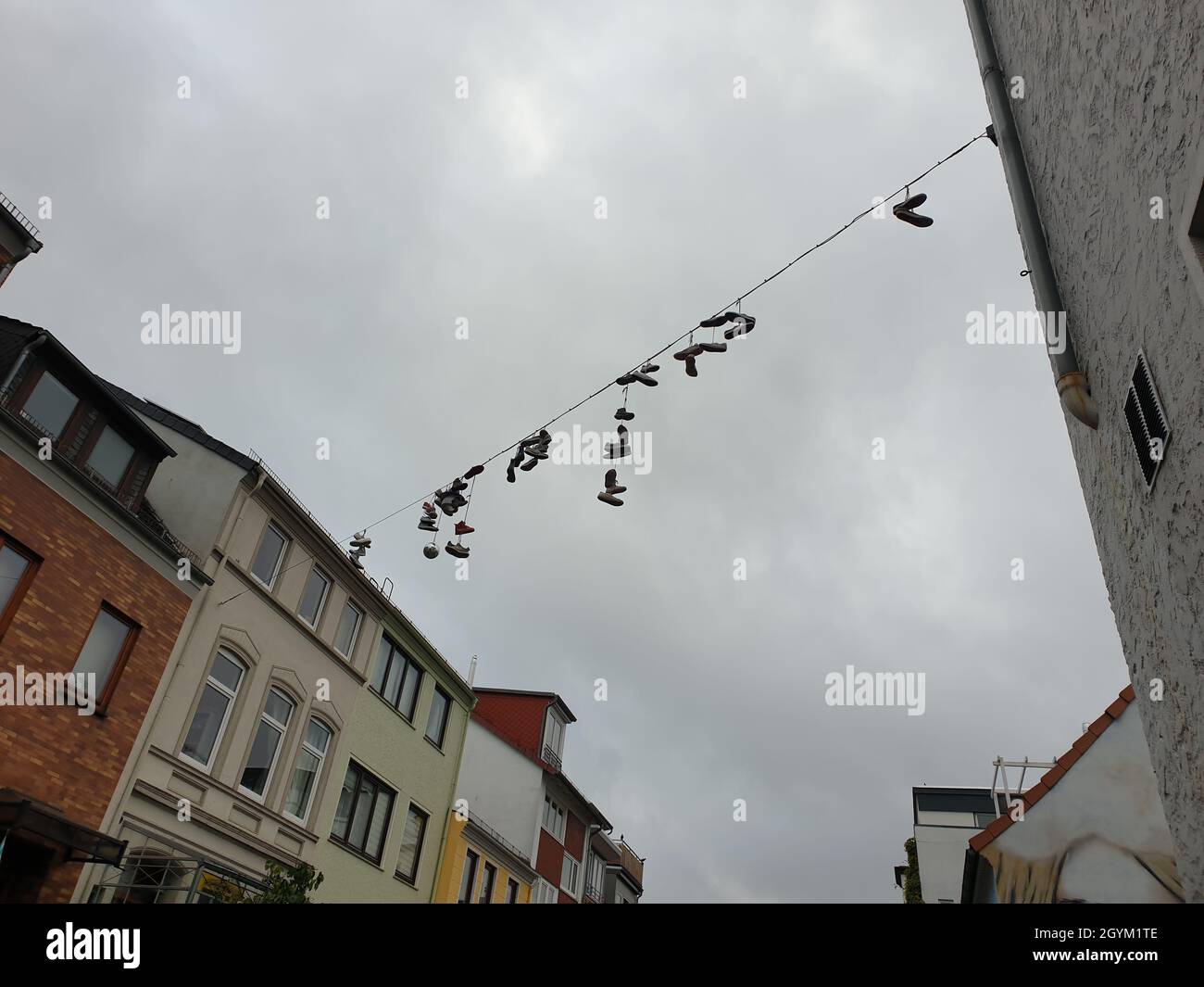 Hängende Schuhe in Bremen Stockfoto