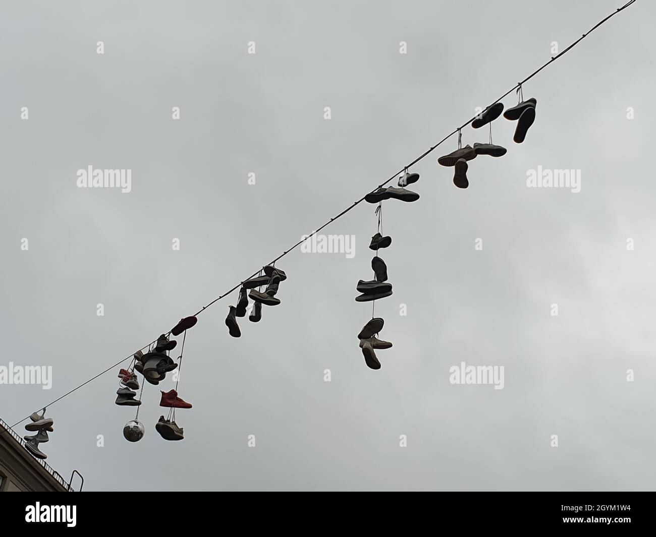 Hängende Schuhe in Bremen Stockfoto
