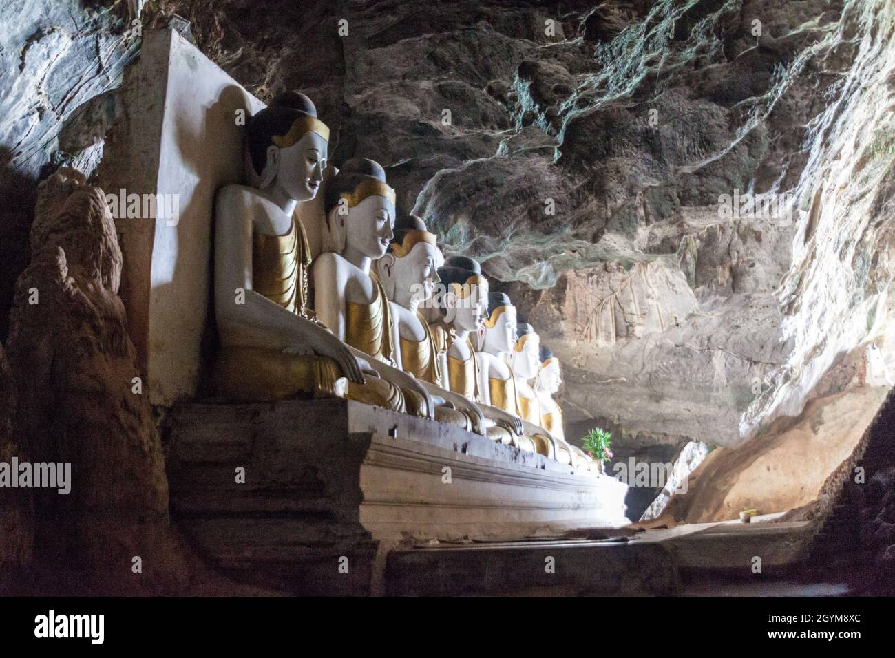 Buddha-Statuen in der Yathaypyan Höhle in der Nähe von hPa an, Myanmar Stockfoto