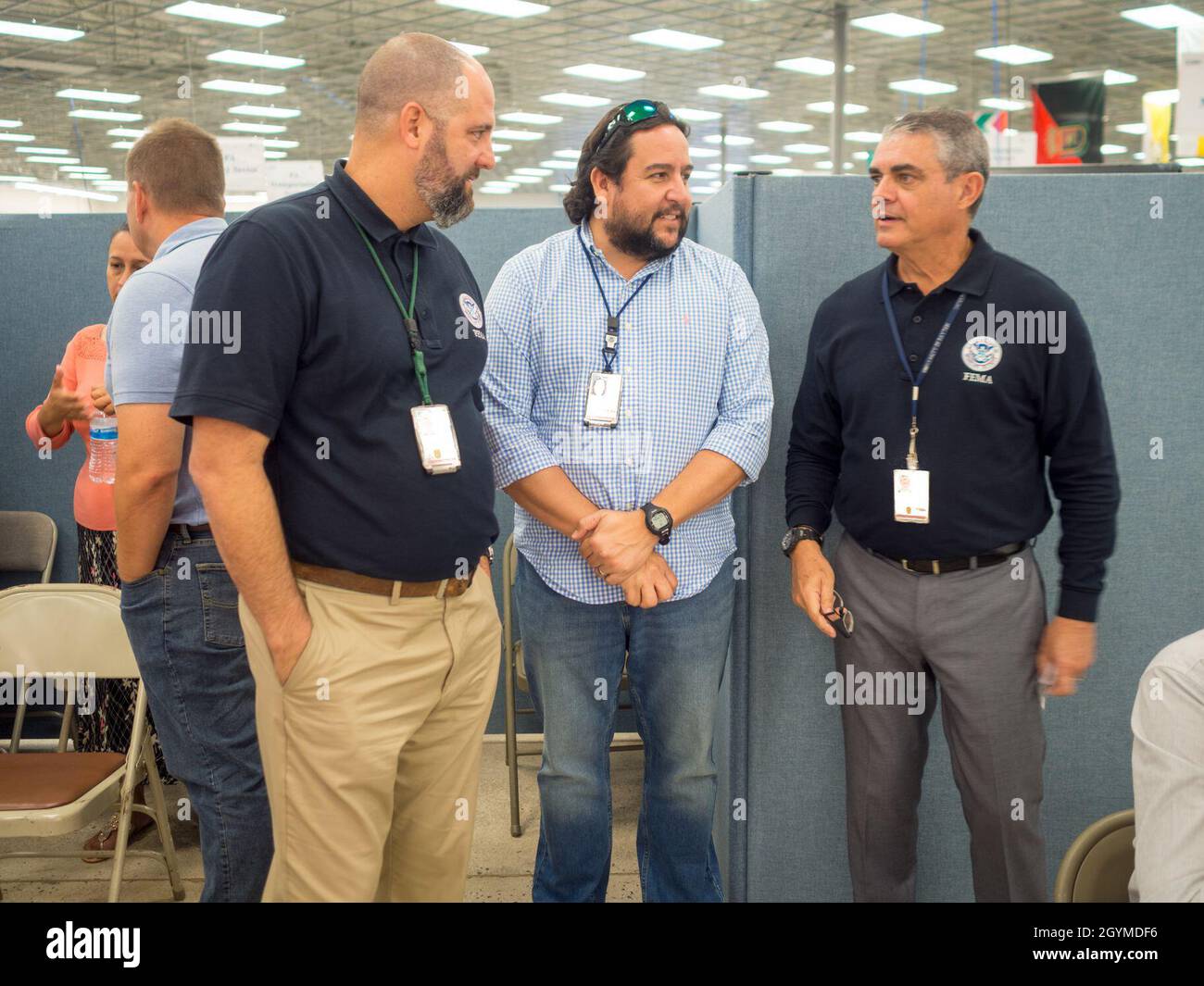Ponce, PR, 31. Januar 2020 -- der Senior Advisor der FEMA, Alejandro De La Campa, spricht mit den Mitarbeitern der FEMA beim ersten Kick-off-Meeting der FEMA. Foto von Liz Roll/FEMA Stockfoto
