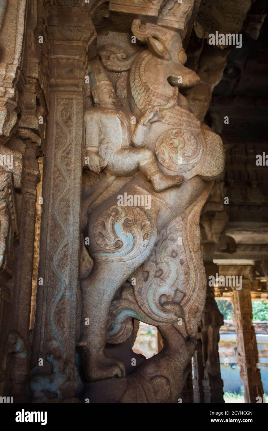 Skulptur, König Krishnadevaraya, Reitpferd, Vittala-Tempel, Hampi, Karnataka, Indien Stockfoto