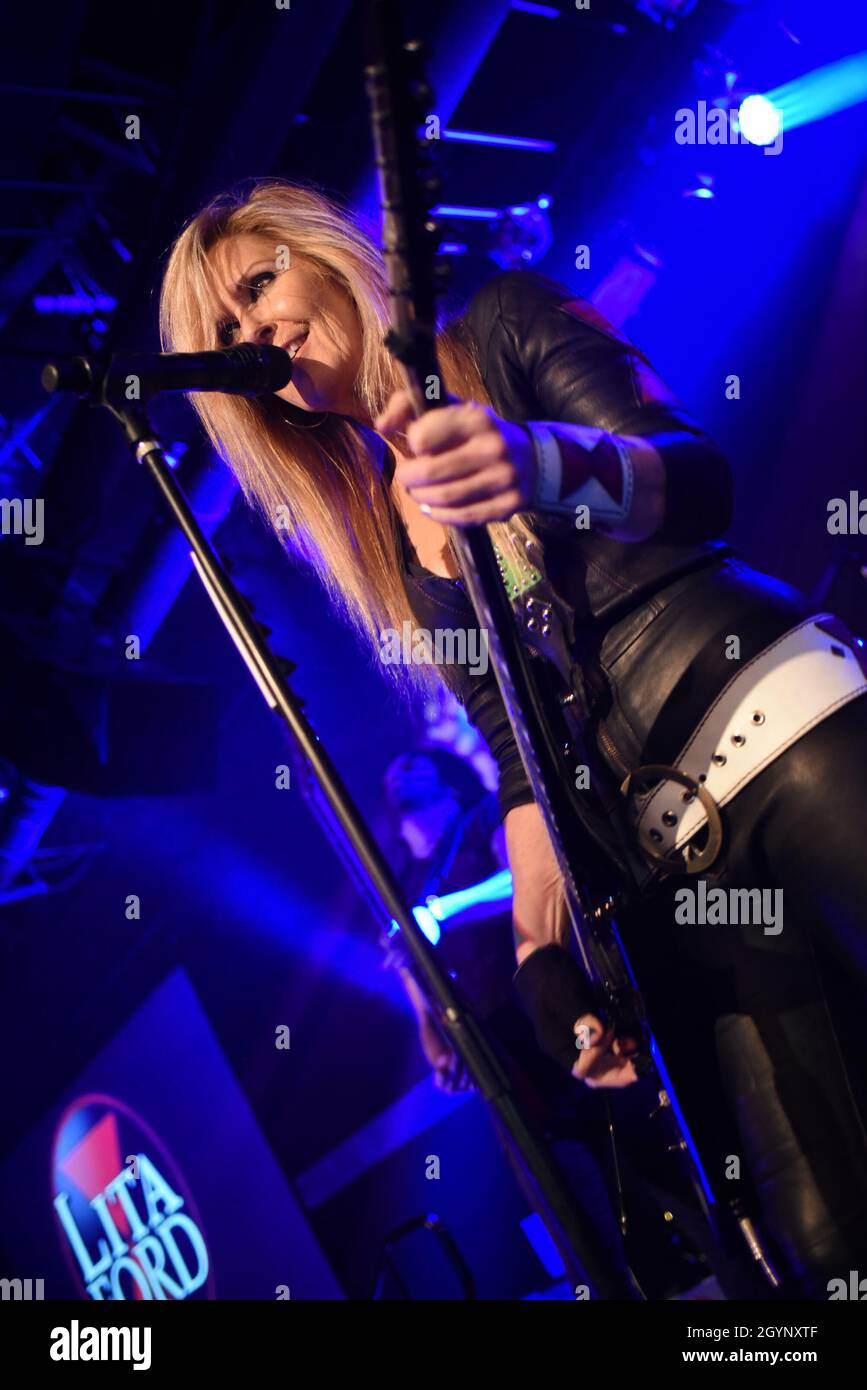 Lita Ford live im Konzert im Vinyl, Hard Rock Hotel, Las Vegas. Januar 2014. Live-Musikfotografie Stockfoto