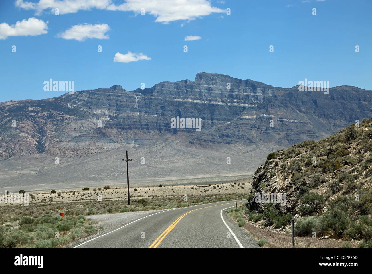 House Range und die Straße - Hwy 50, Utah Stockfoto