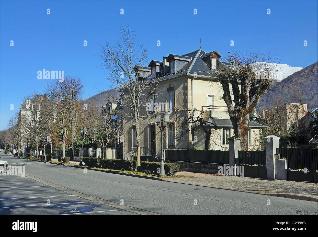 Historisches Zentrum von Bañeras de Luchón, ebenfalls in der Provinz Haute-Garonne, in der Region Midi-Pyrénées, Frankreich Stockfoto