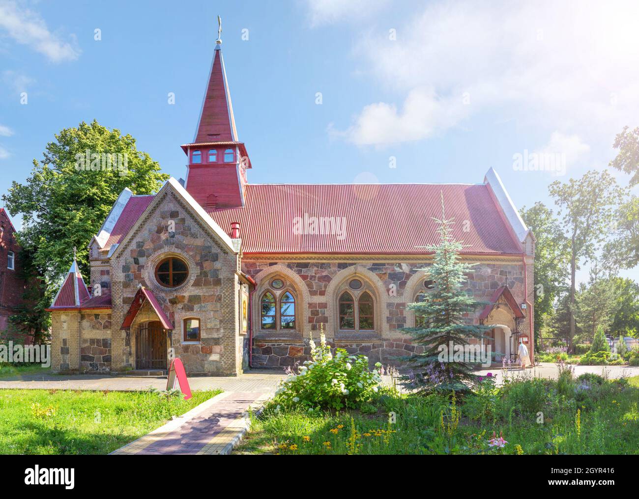 Kirche der Kasaner Ikone der Gottesmutter in Jantarny. Region Königsberg, Russland. Stockfoto
