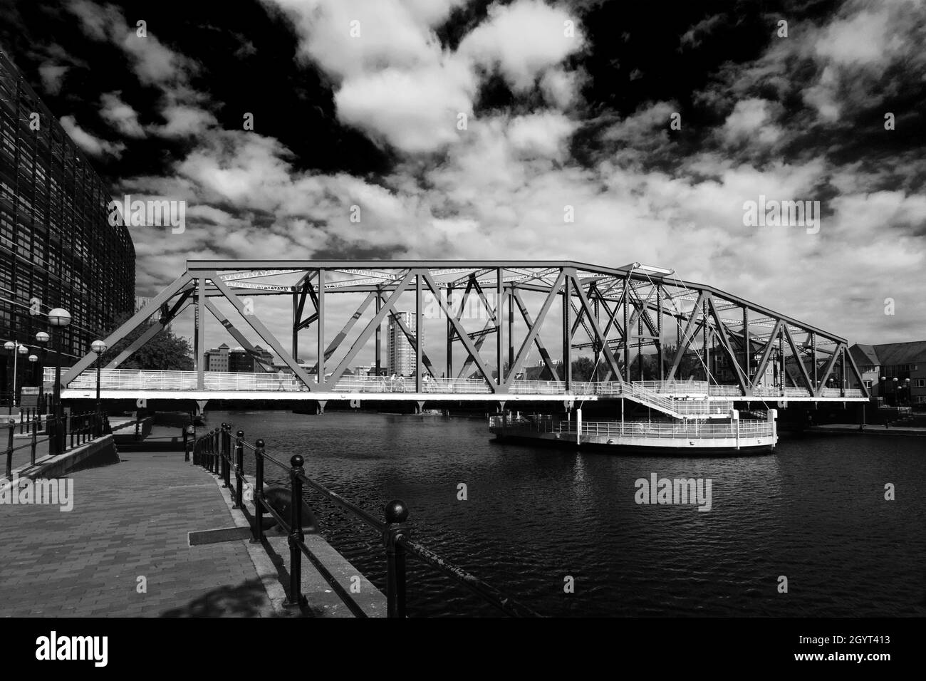 Die Detroit Bridge im Erie-Becken, Salford Quays, Manchester, Lancashire, England, VEREINIGTES KÖNIGREICH Stockfoto