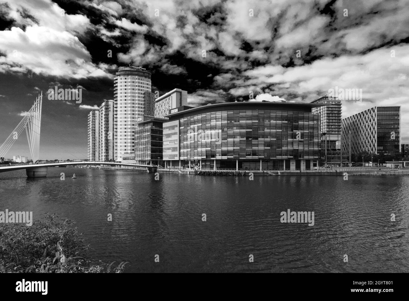 Blick über die Media City, Salford Quays, Manchester, Lancashire, England, VEREINIGTES KÖNIGREICH Stockfoto