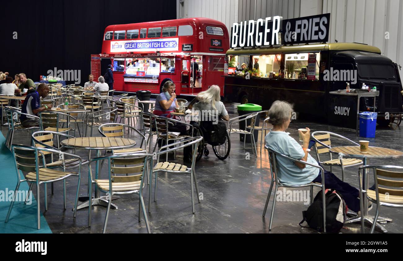 Food Service Inside Event im National Exhibition Centre (NEC) Birmingham, Großbritannien Stockfoto