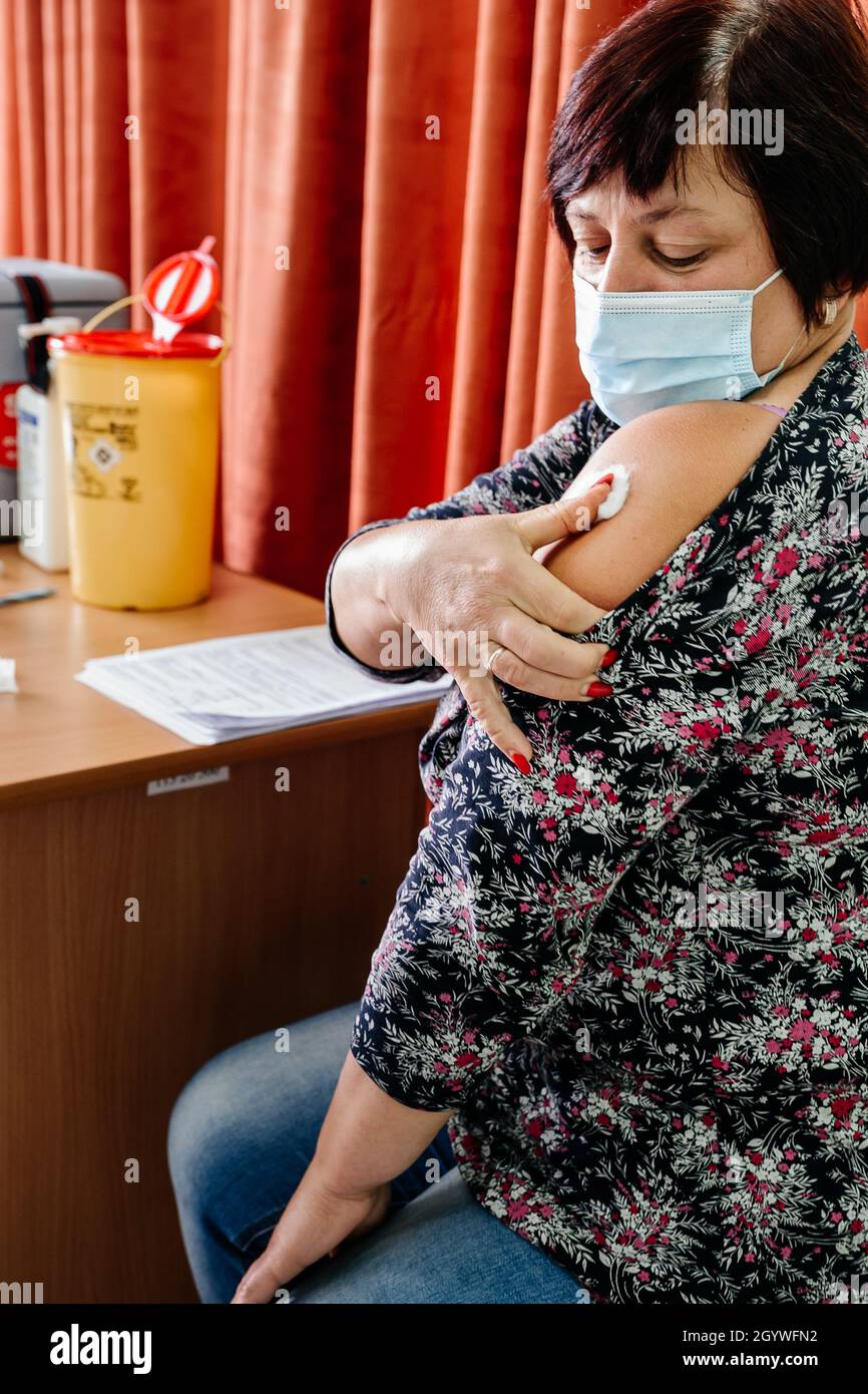 Impfprozess, Impfraum in der Ukraine, Schutz des Immunsystems durch Impfung, Coronavirus-Pandemie. Stockfoto
